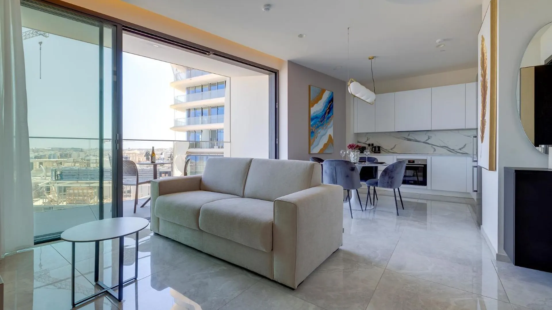 Superlative Apartment In Mercury Towers San Ġiljan 0*,  Malta